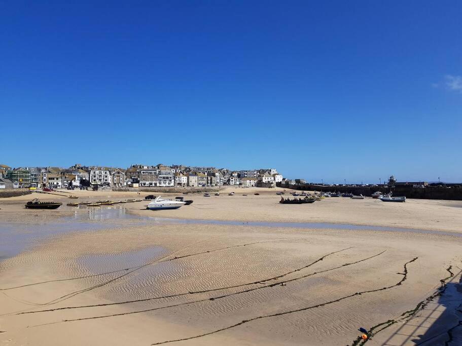 Vila High Quality Detached House With Parking St. Ives Exteriér fotografie