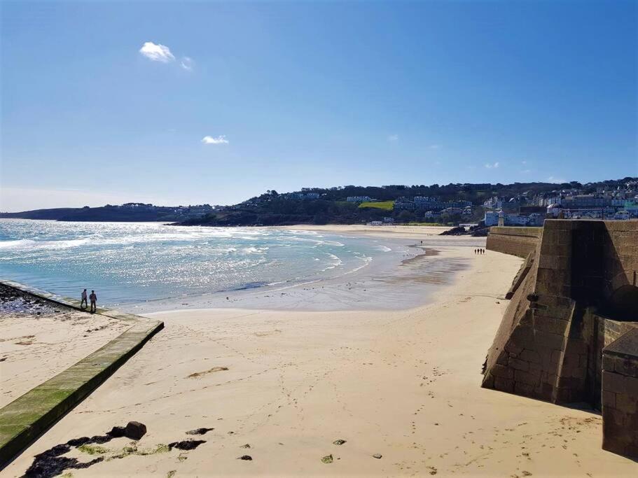 Vila High Quality Detached House With Parking St. Ives Exteriér fotografie